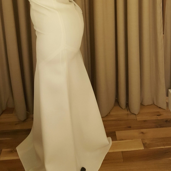 BCBG Max Azaria Winter White Gown - Picture 2 of 7